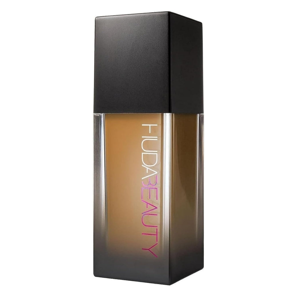 Huda Beauty Faux Filter Foundation in Latte 300N